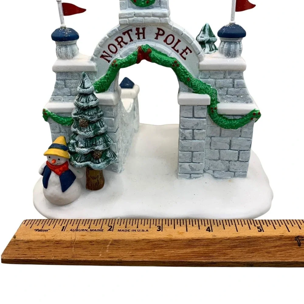 Vtg Department‎ 56 Heritage Village North Pole Gate Porcelain Christmas Figurine